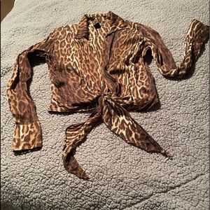 Cute Top . Never wore it.